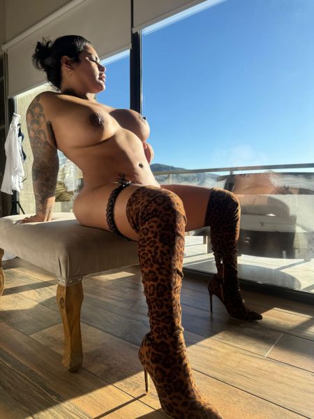 Hola mi amor soy Natasha una joven HOT, soy una chica culta,con unos rasgos exóticos que rozan la perfección 🌸sexy por naturaleza. Para mi ser escorts es sinónimo de conectar con una persona y entregarme a el plenitud tanto física como mentalmente. 
SOBRE MI PARTE MÁS EROTICA TE ASEGURO VAS A TENER UN SEXO COMPLETO CON FANTASÍAS SI DESEAS, UN ORAL QUE TE VA DEJAR SIN RESPIRO , DISTINTAS POSES , Y MUCHO MÁS! ME ENCANTA QUE NO TE RESISTAS A MI CUERPO Y A LA SUAVIDAD DE MI PIEL 