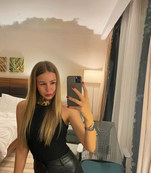 You can forget about your boring sexual partners right now. Together with me you will plunge into the world of passion, lust and debauchery.